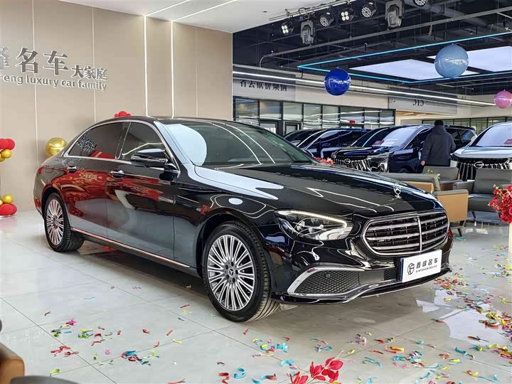 Фото 3 - Mercedes-Benz E-Class