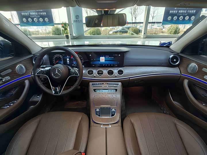 Фото 6 - Mercedes-Benz E-Class