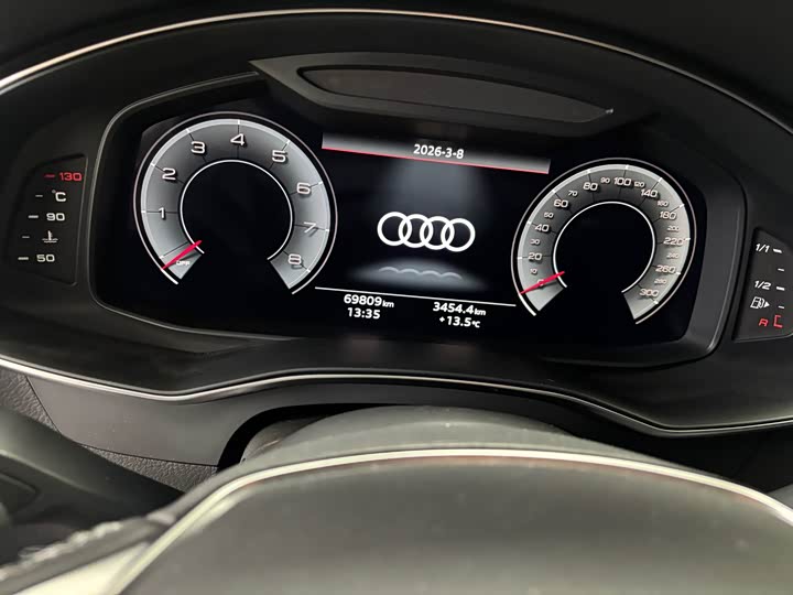 Фото 5 - Audi A6L