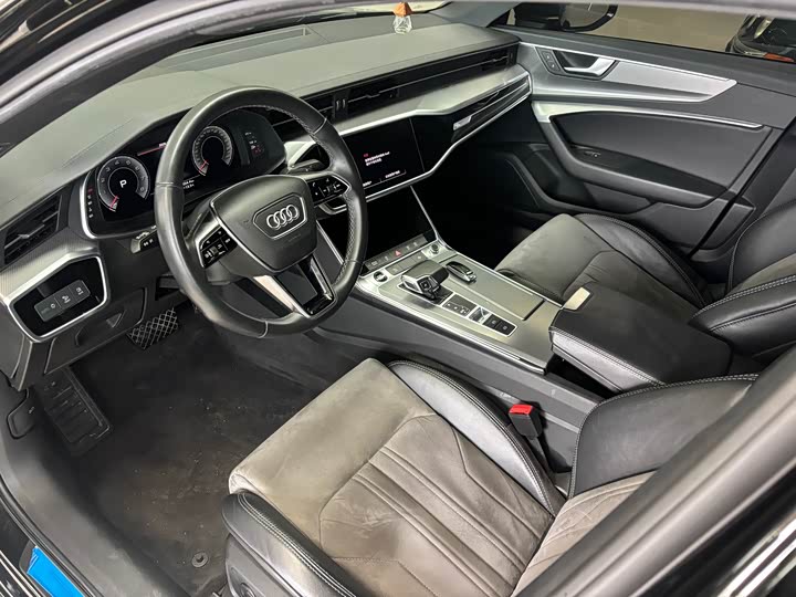 Фото 6 - Audi A6L