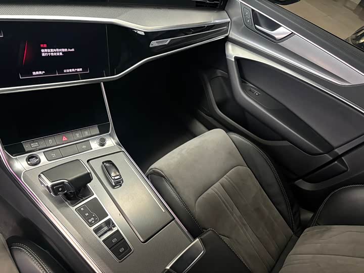 Фото 7 - Audi A6L