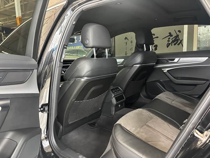 Фото 8 - Audi A6L