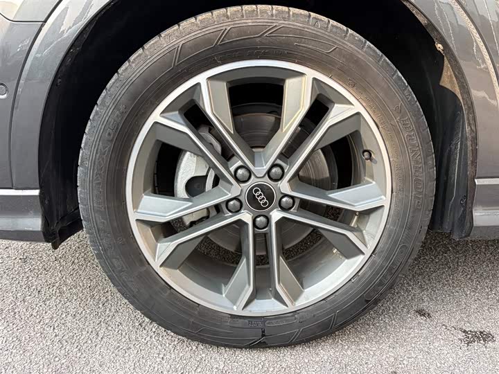 Фото 8 - Audi Q3