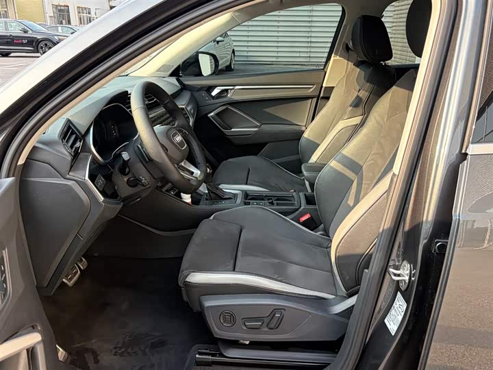 Фото 9 - Audi Q3