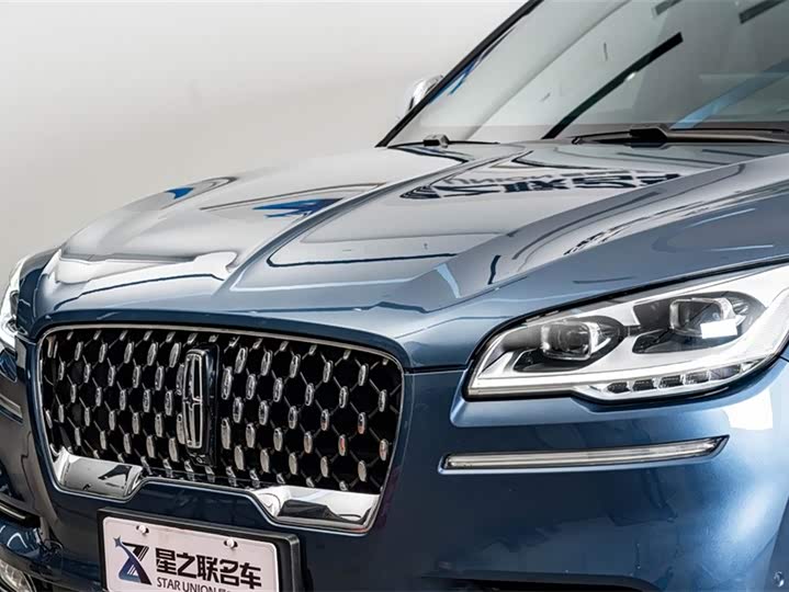 Фото 4 - Lincoln Aviator