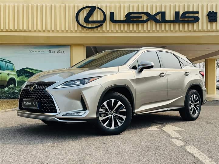 Фото 1 - Lexus RX