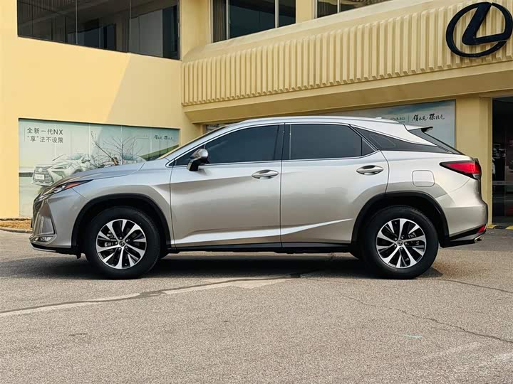 Фото 2 - Lexus RX