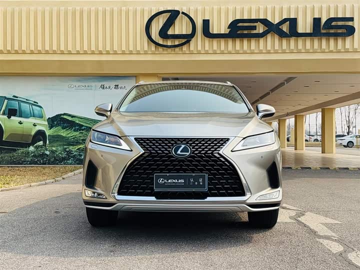 Фото 3 - Lexus RX