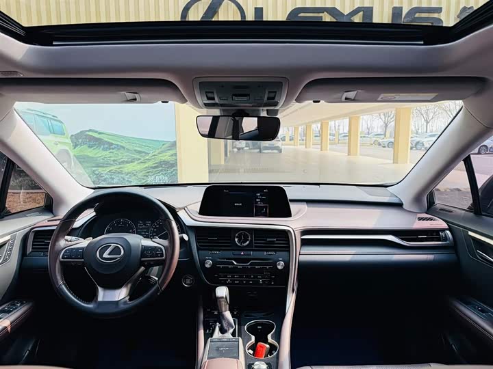 Фото 4 - Lexus RX