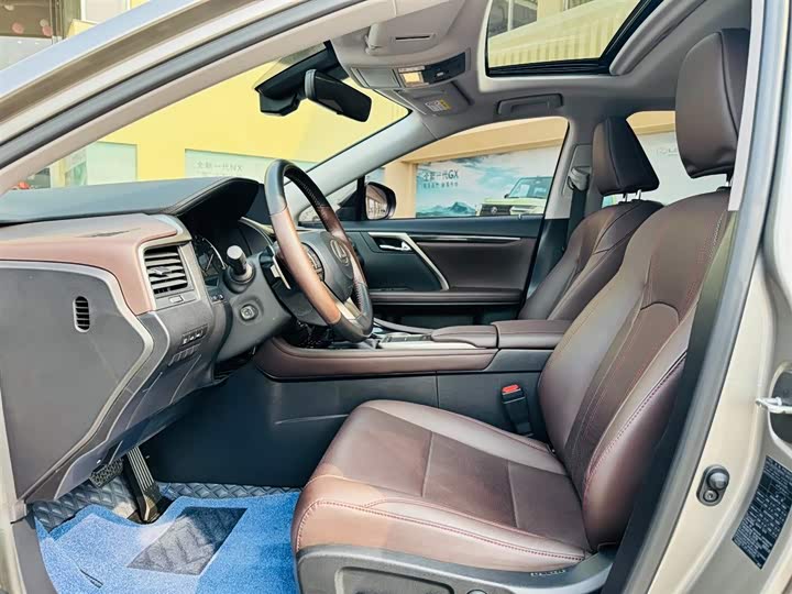 Фото 5 - Lexus RX