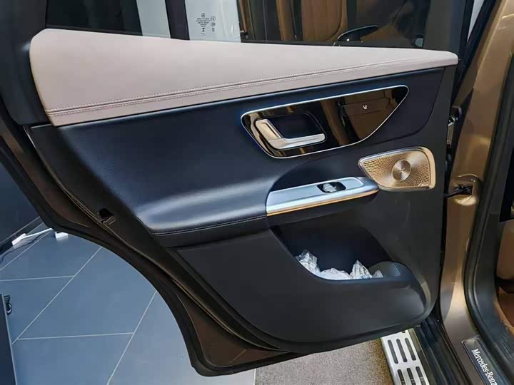 Фото 4 - Mercedes-Benz EQE SUV