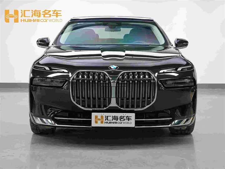 Фото 2 - BMW 7 Series