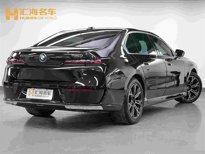 Фото 3 - BMW 7 Series