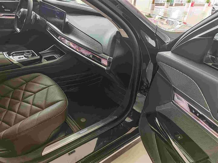 Фото 7 - BMW 7 Series