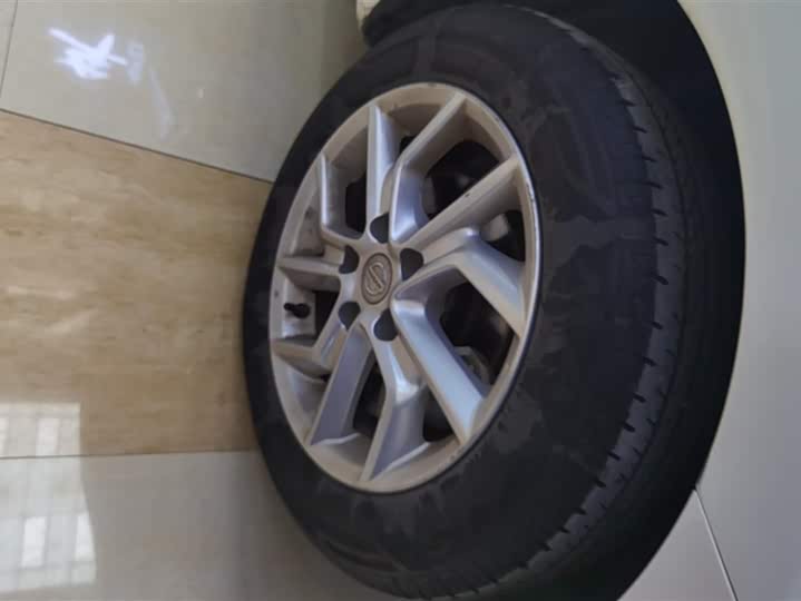 Photo 6 - Nissan Tiida