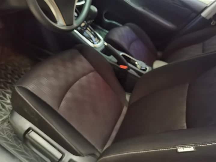 Photo 9 - Nissan Tiida