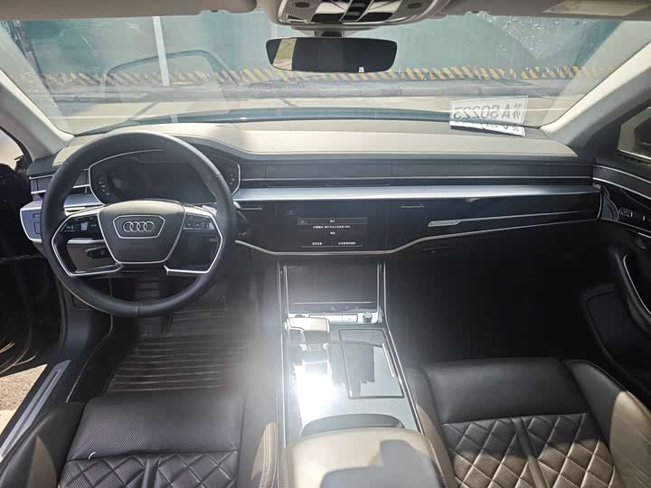 Фото 6 - Audi A8