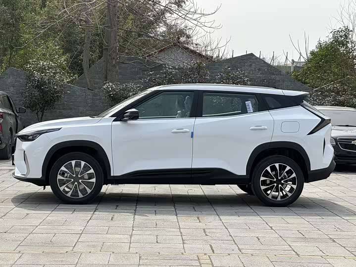 Фото 4 - Geely Atlas
