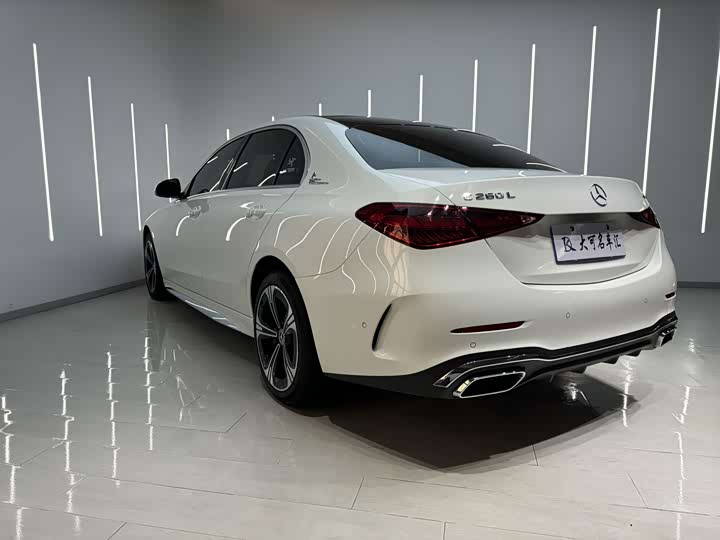 Фото 9 - Mercedes-Benz C-Class