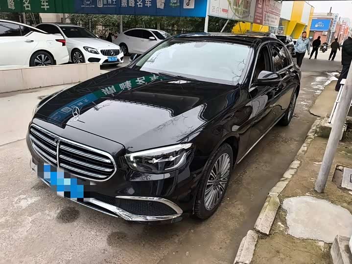 Фото 1 - Mercedes-Benz E-Class