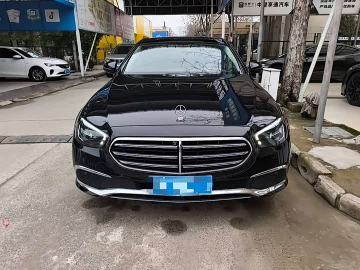 Фото 2 - Mercedes-Benz E-Class