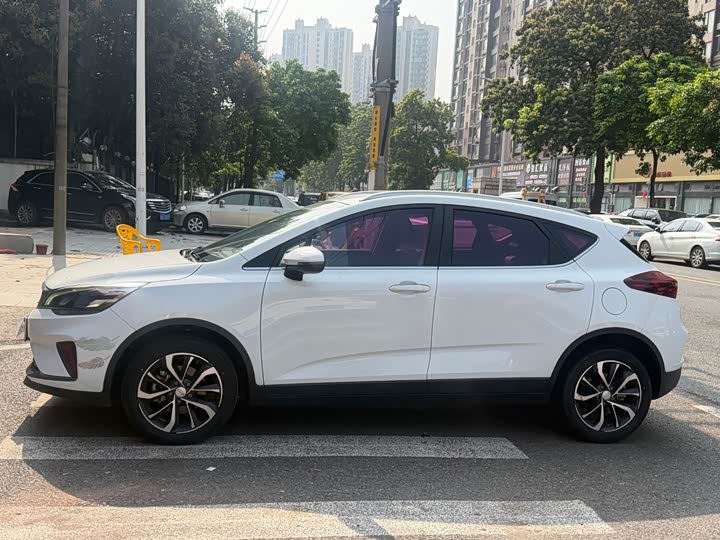 Фото 7 - Geely Emgrand GS