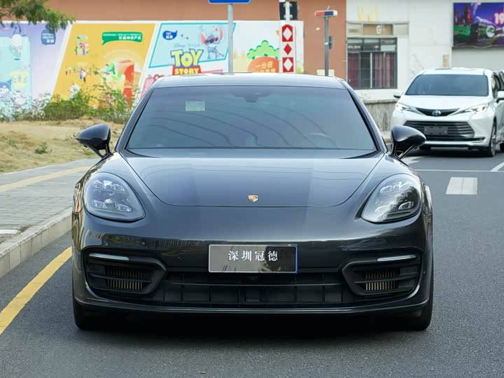 Фото 2 - Porsche Panamera