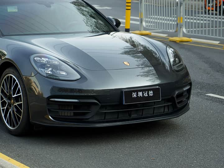 Фото 3 - Porsche Panamera