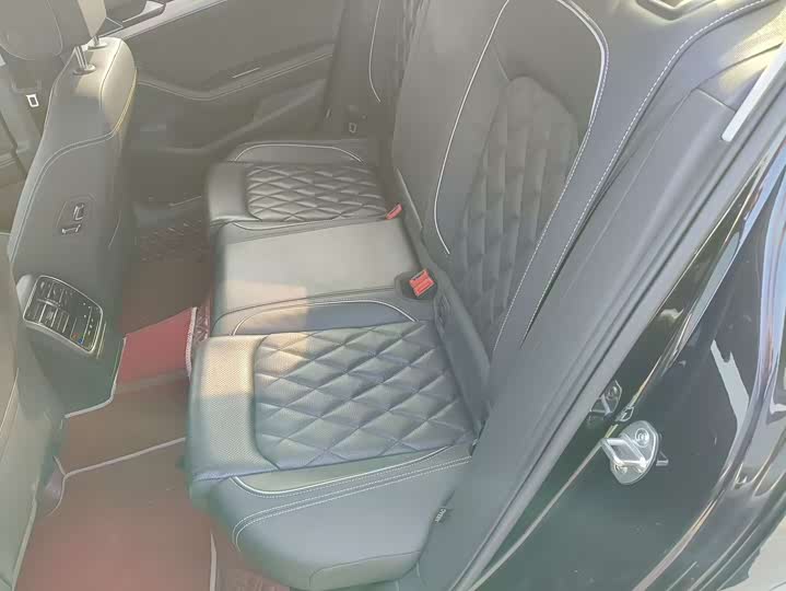 Фото 5 - Volkswagen Magotan GTE Hybrid