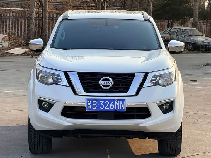 Photo 2 - Nissan Terra