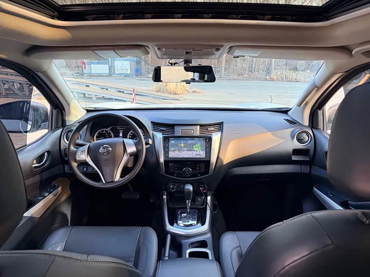 Photo 7 - Nissan Terra