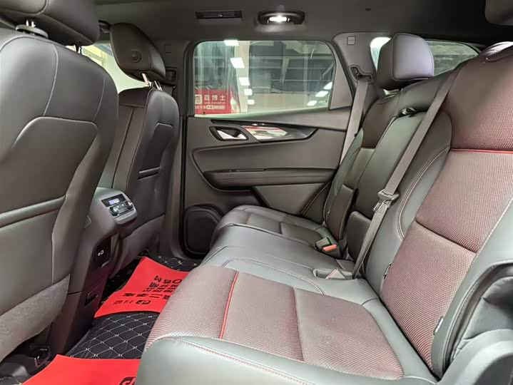 Фото 8 - Chevrolet Blazer