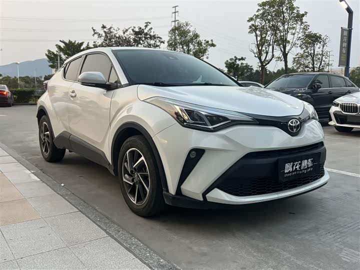 Photo 3 - Toyota C-HR