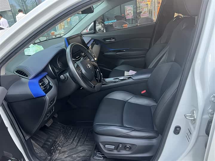 Photo 4 - Toyota C-HR