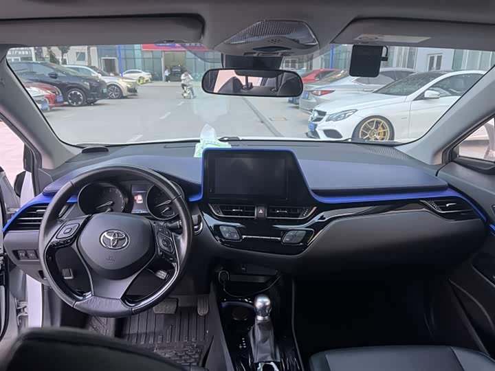 Photo 6 - Toyota C-HR