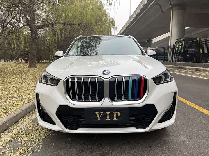 Фото 2 - BMW X1
