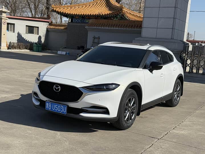 Photo 1 - Mazda CX-4