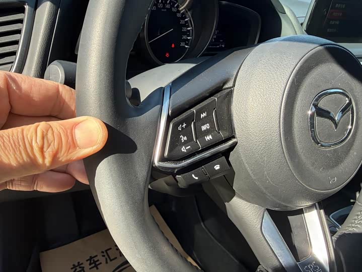 Photo 9 - Mazda CX-4