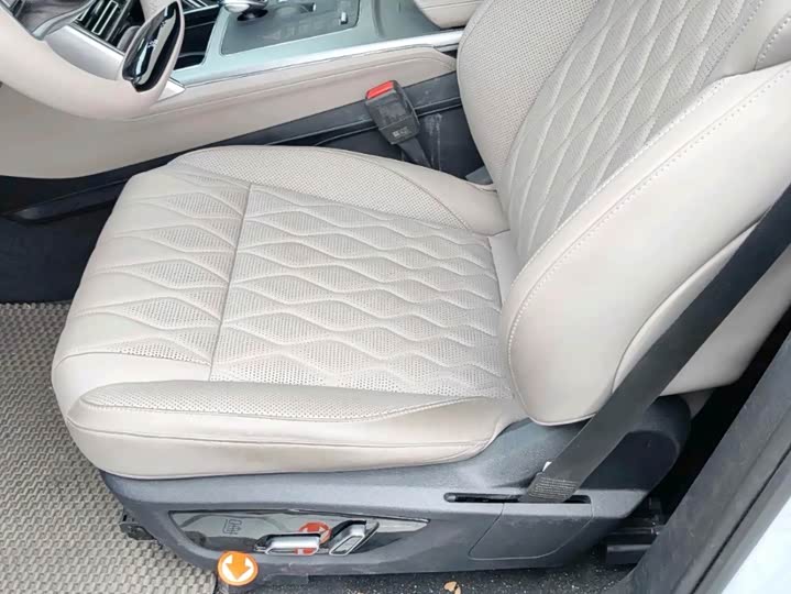 Фото 2 - BYD Tang Hybrid/EV