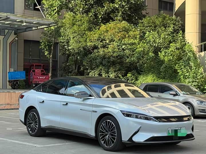 Фото 3 - BYD Han