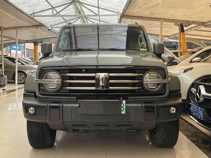 Фото 2 - Tank 300 Hybrid