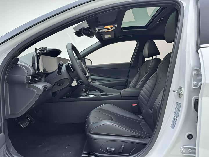 Фото 8 - Hyundai Elantra N line