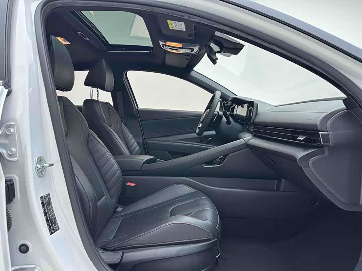 Фото 9 - Hyundai Elantra N line