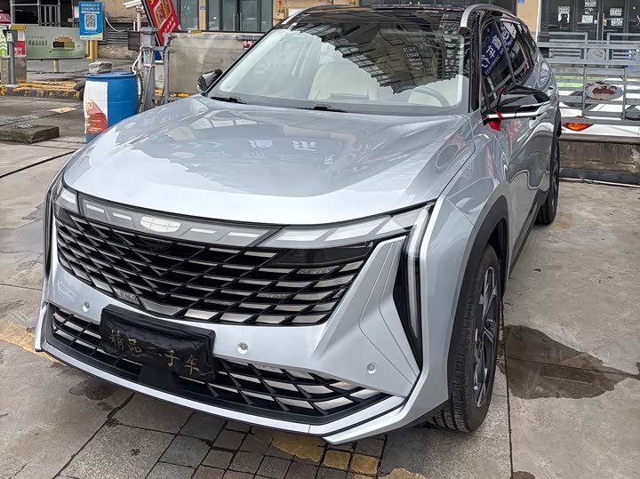 Фото 1 - Geely Atlas L