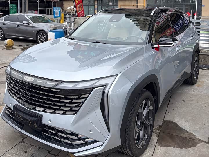 Фото 3 - Geely Atlas L