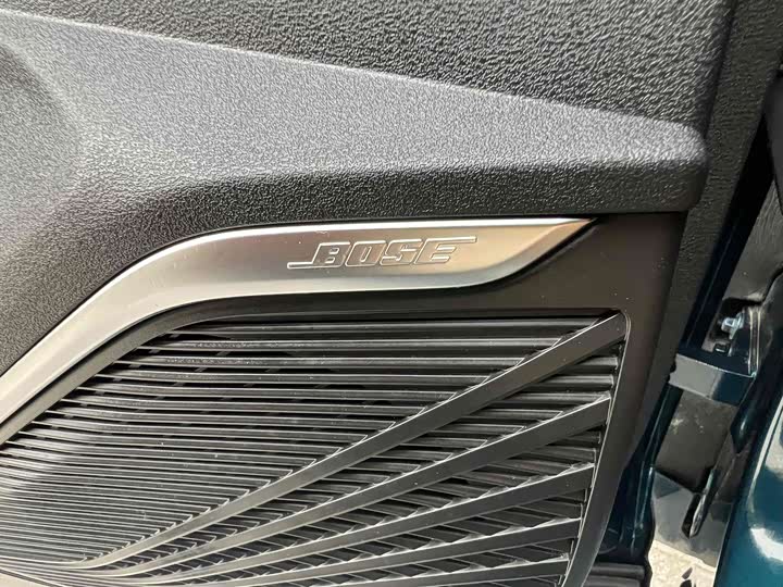 Фото 6 - Geely Monjaro