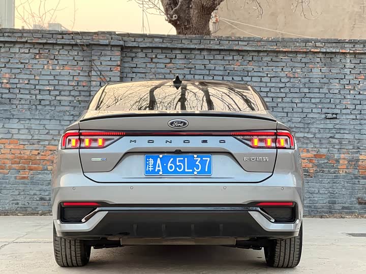 Фото 8 - Ford Mondeo