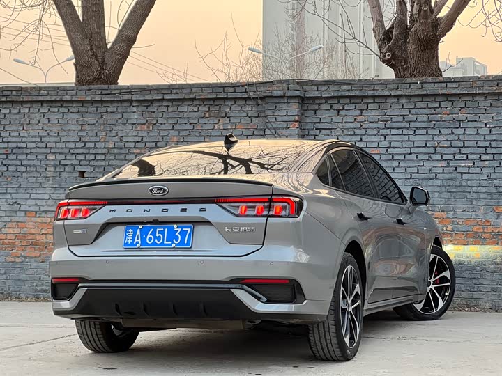 Фото 9 - Ford Mondeo