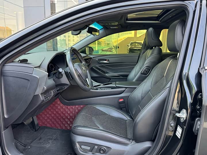 Photo 4 - Toyota Avalon