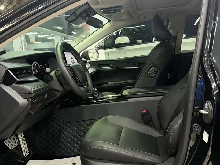 Photo 4 - Toyota Camry